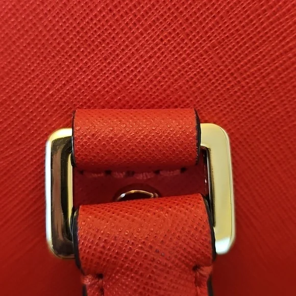 Michael Kors Medium Selma Bag - Picture 8 of 16